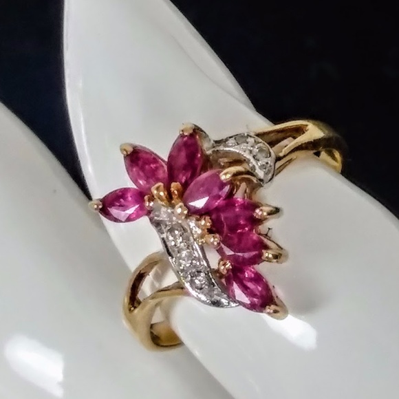 Rubies & Diamonds Ring Sz 6-1/2 🎉3X Host Pick🎉 - Picture 11 of 13